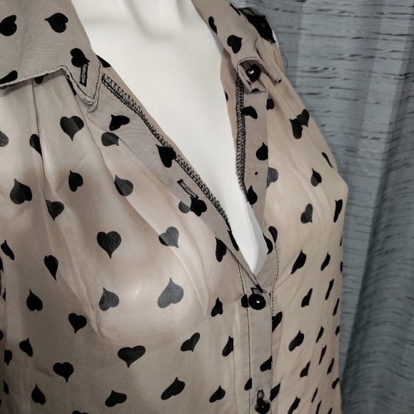 Annabelle - Sleeveless Maternity Button Down - Picture 7 of 8